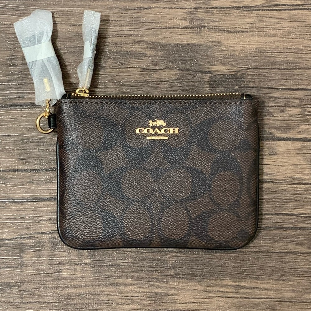 ✨ Coach Small Brown Wallet ✨